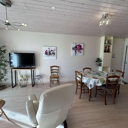 Confortable Proche Avec Balcon - Saint-jean-de-monts, 2 Chambres, Parking Inclus - Fr-1-224c-245 * Saint-Jean-de-Monts
